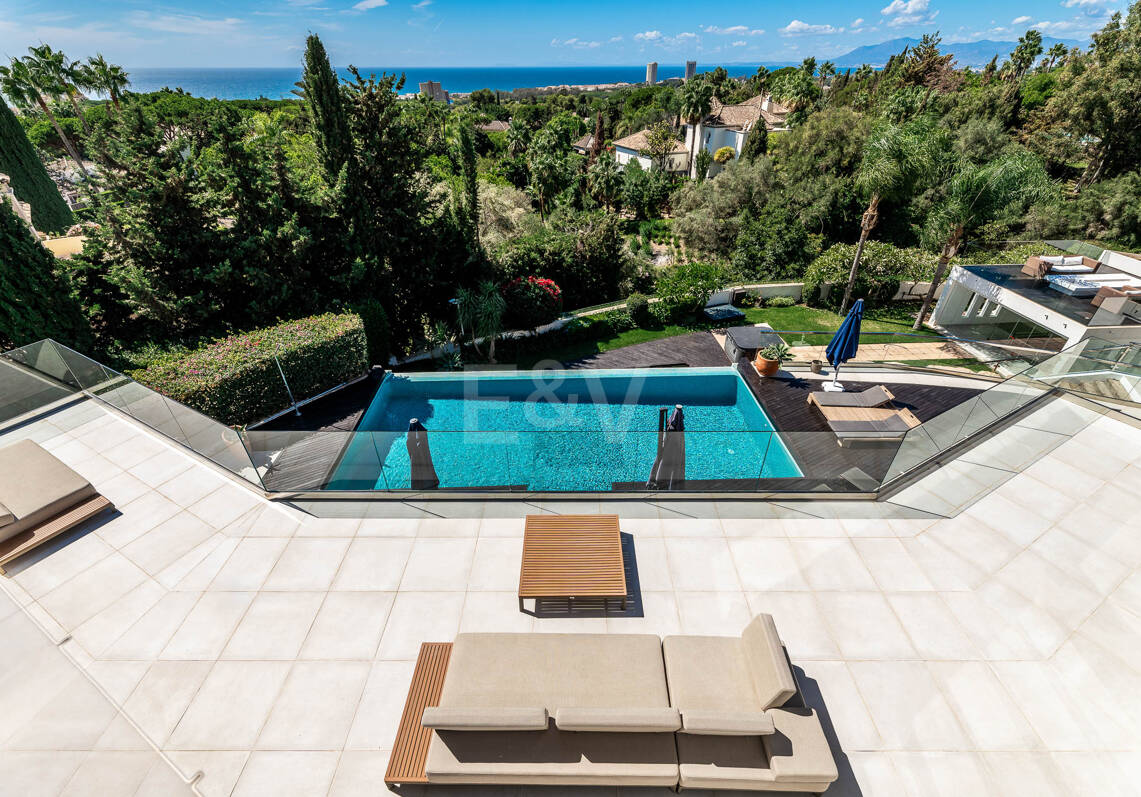 Modern Villa i Hacienda Las Chapas med havsutsikt