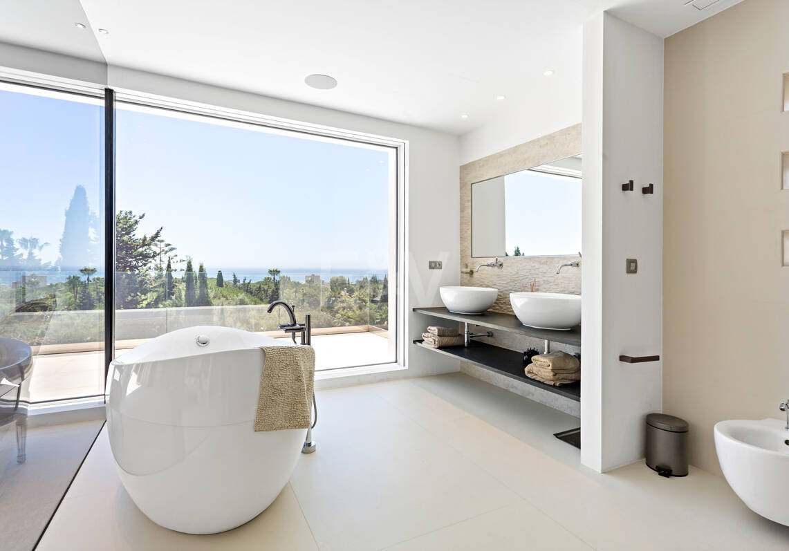 Modern Villa i Hacienda Las Chapas med havsutsikt