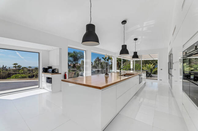 Villa moderna en Hacienda Las Chapas con impresionantes vistas al mar