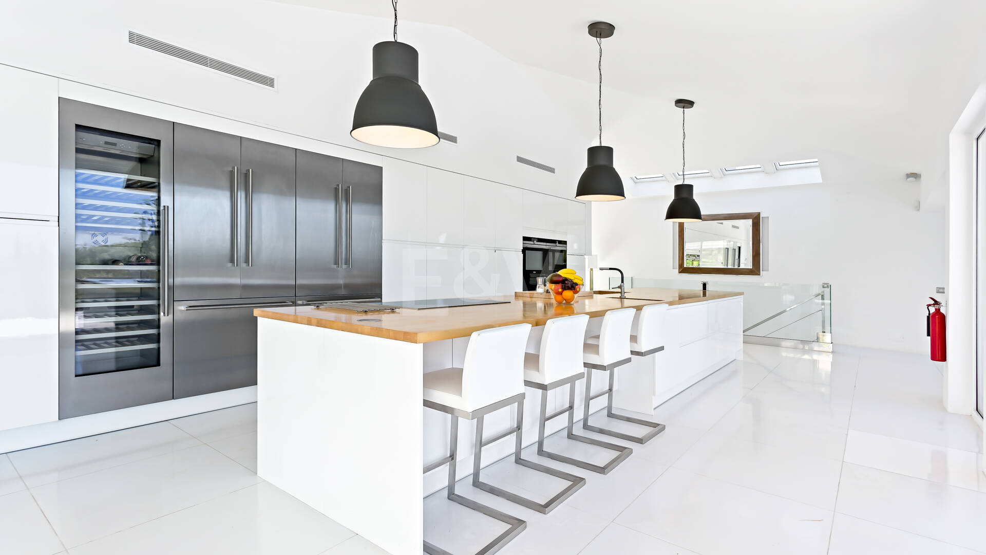 Modern Villa i Hacienda Las Chapas med havsutsikt