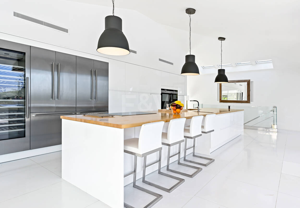 Modern Villa i Hacienda Las Chapas med havsutsikt