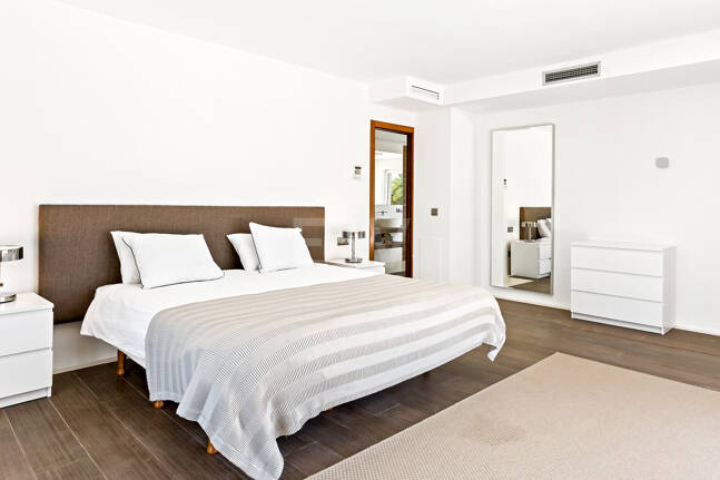 Modern Villa i Hacienda Las Chapas med havsutsikt