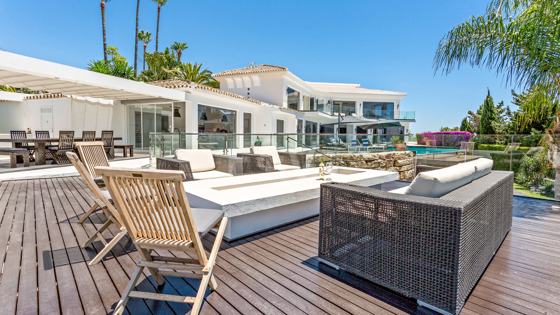 Modern Villa i Hacienda Las Chapas med havsutsikt