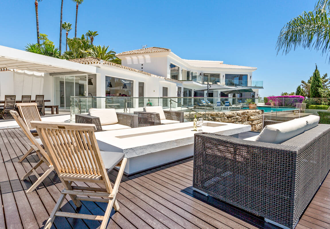 Modern Villa i Hacienda Las Chapas med havsutsikt