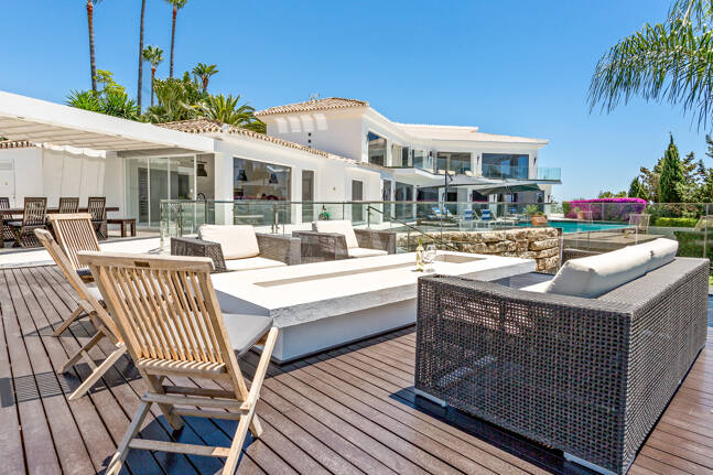 Modern Villa i Hacienda Las Chapas med havsutsikt