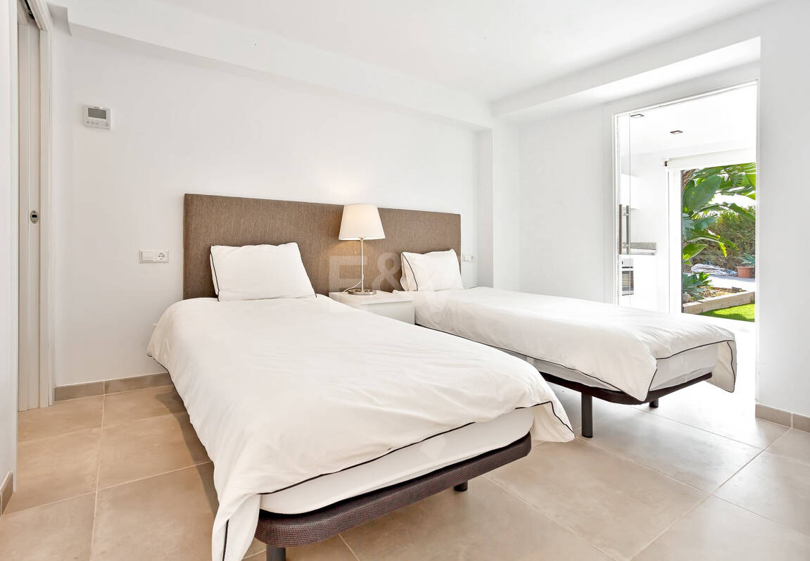 Villa moderna en Hacienda Las Chapas con impresionantes vistas al mar