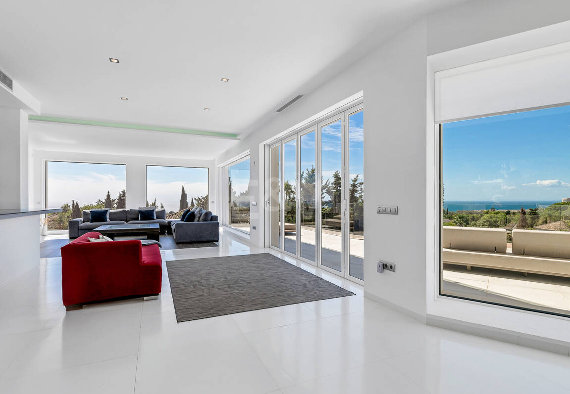 Modern Villa i Hacienda Las Chapas med havsutsikt