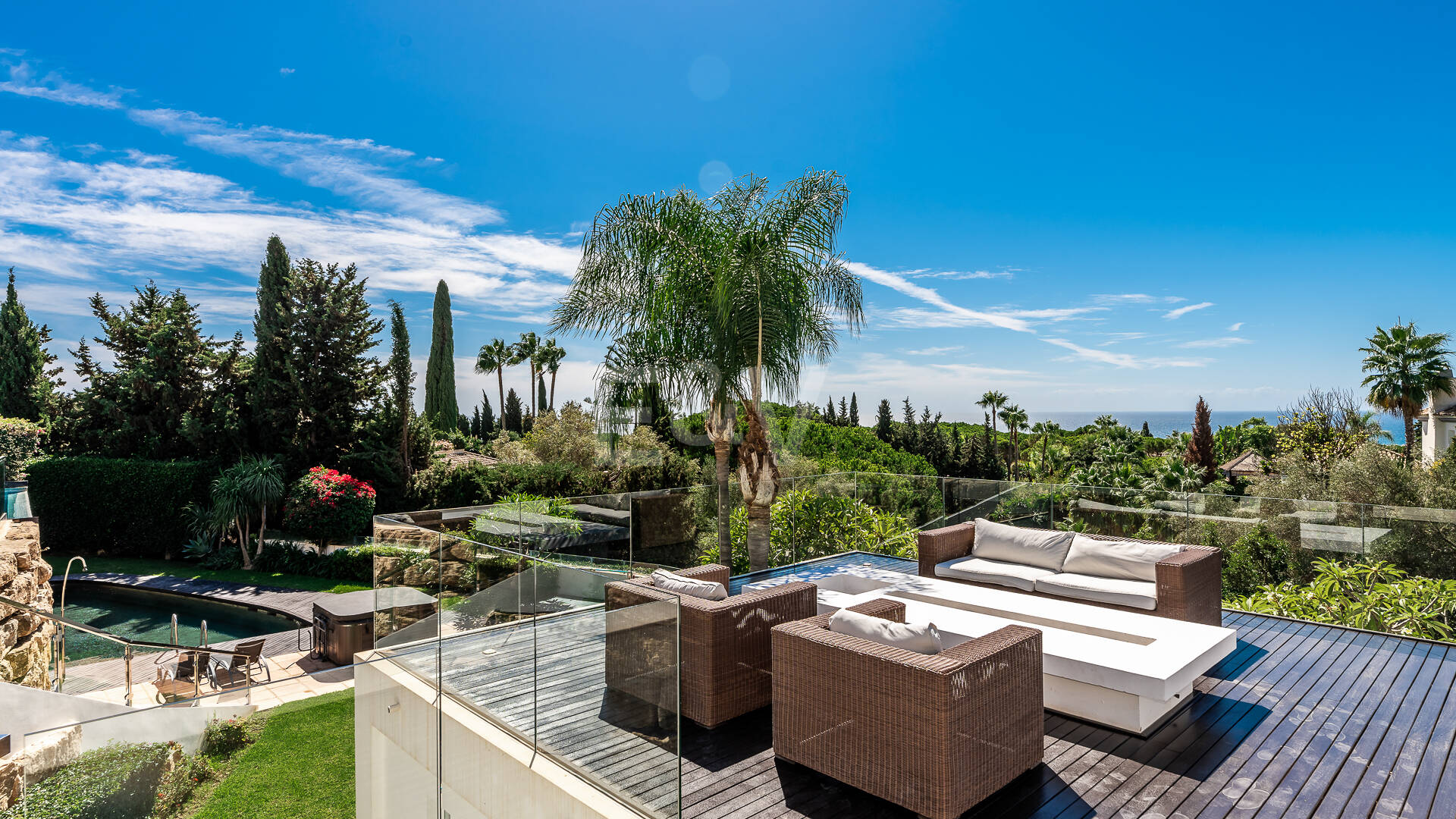 Modern Villa i Hacienda Las Chapas med havsutsikt