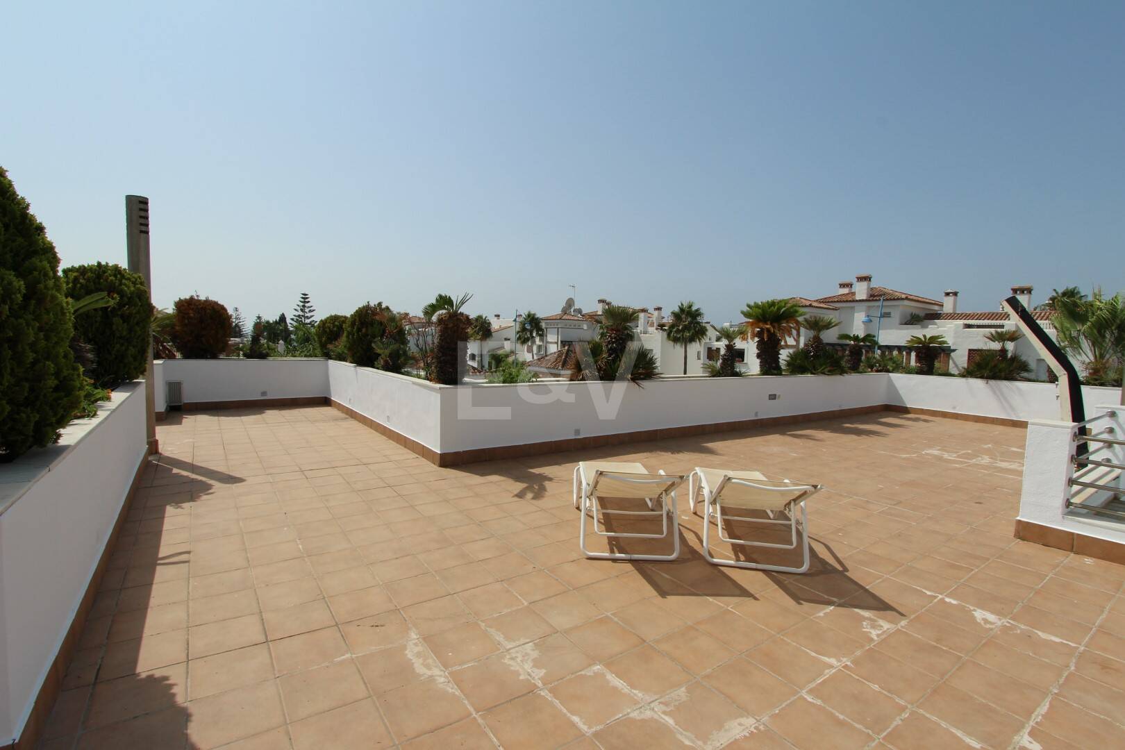 Moderne Villa in San Pedro Strand direkt am Strand mit Panoramablick.