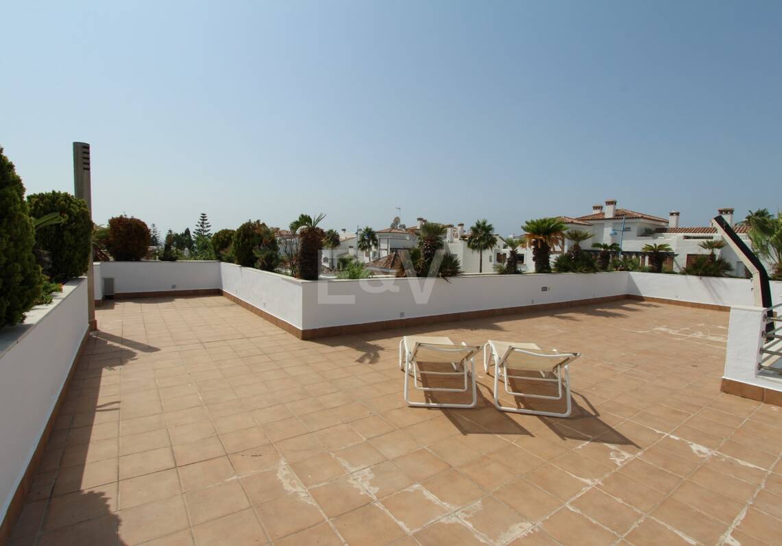 Moderne Villa in San Pedro Strand direkt am Strand mit Panoramablick.