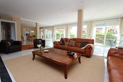 Moderne Villa in San Pedro Strand direkt am Strand mit Panoramablick.