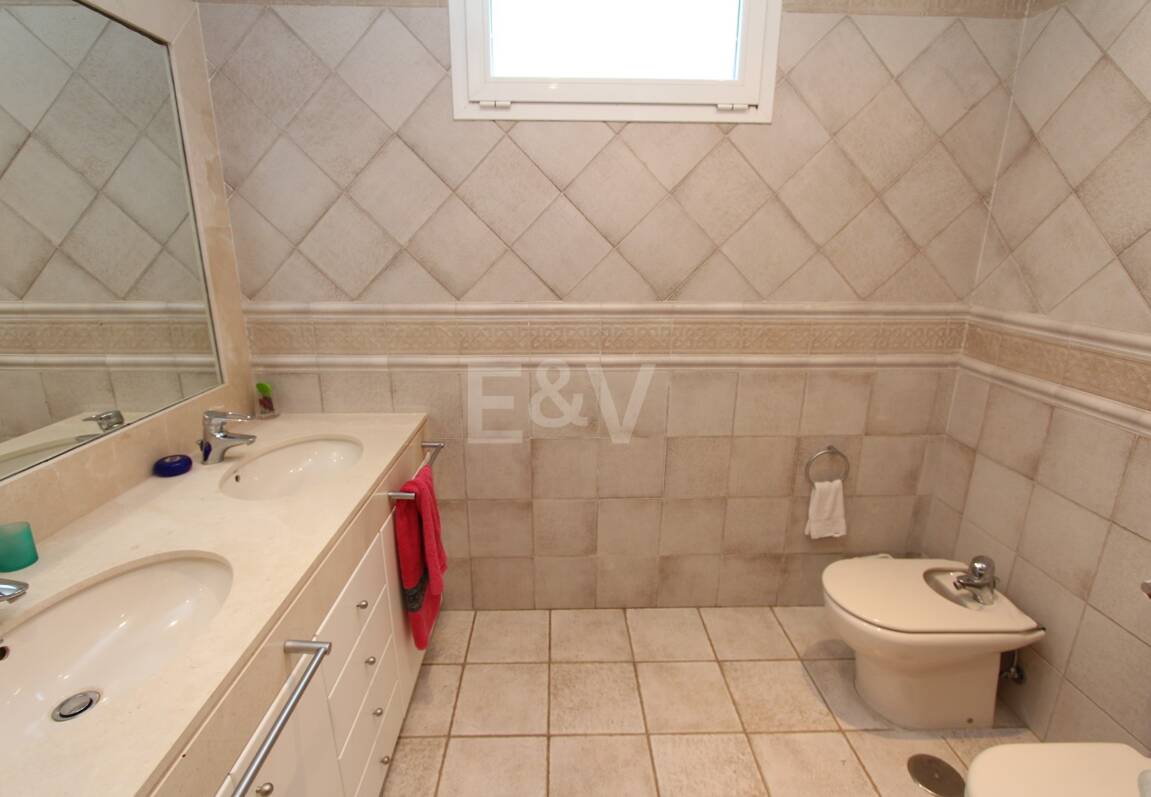 Moderne Villa in San Pedro Strand direkt am Strand mit Panoramablick.