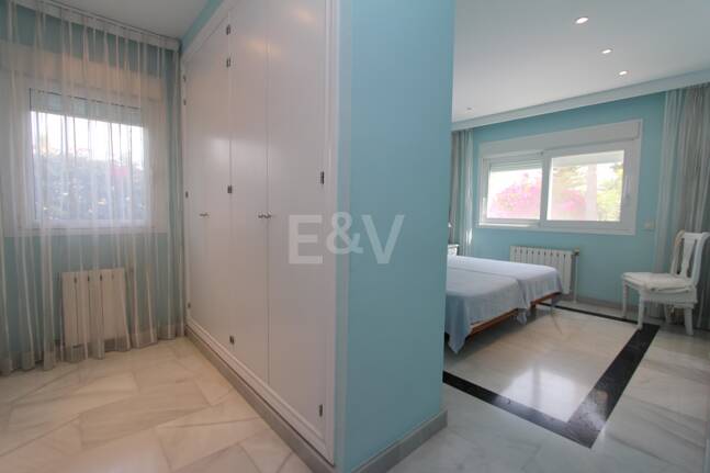 Moderne Villa in San Pedro Strand direkt am Strand mit Panoramablick.