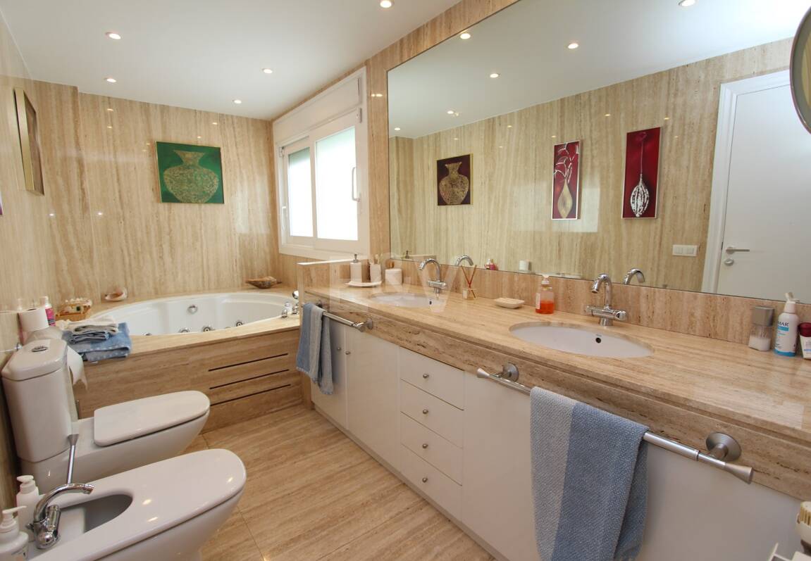 Moderne Villa in San Pedro Strand direkt am Strand mit Panoramablick.