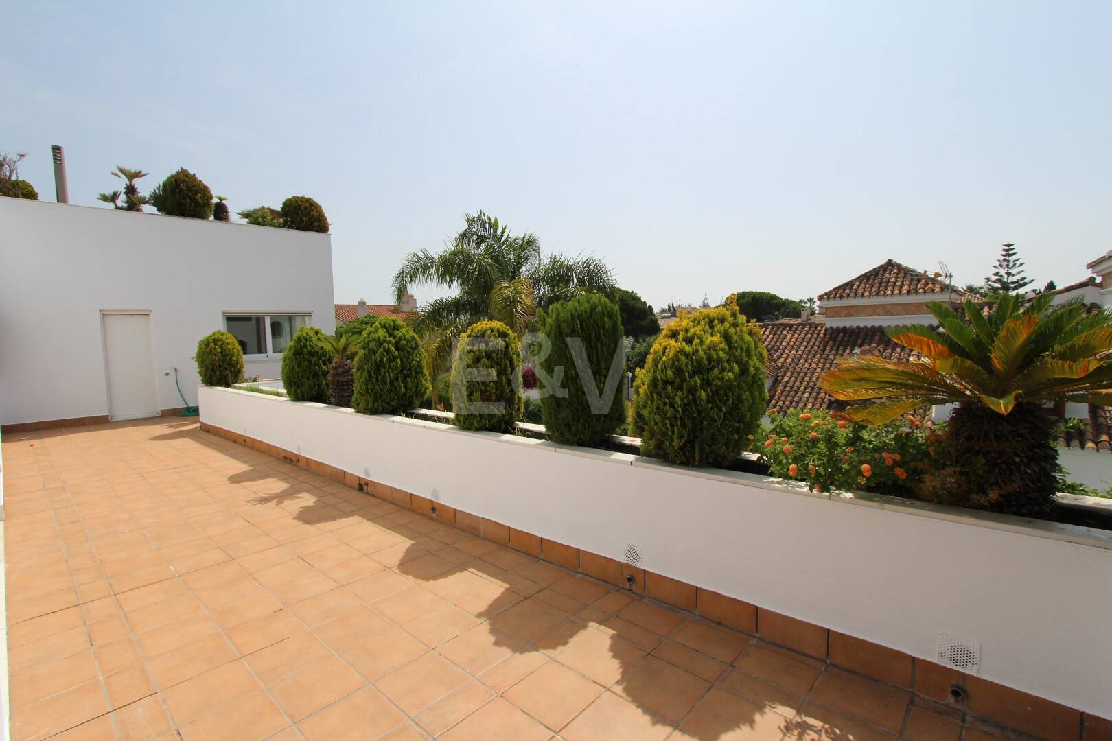 Moderne Villa in San Pedro Strand direkt am Strand mit Panoramablick.