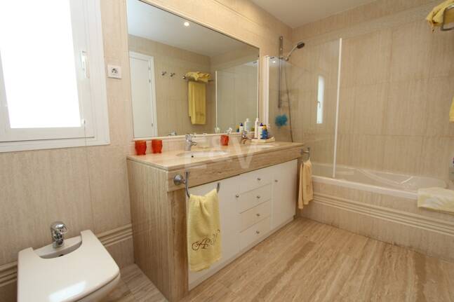 Moderne Villa in San Pedro Strand direkt am Strand mit Panoramablick.