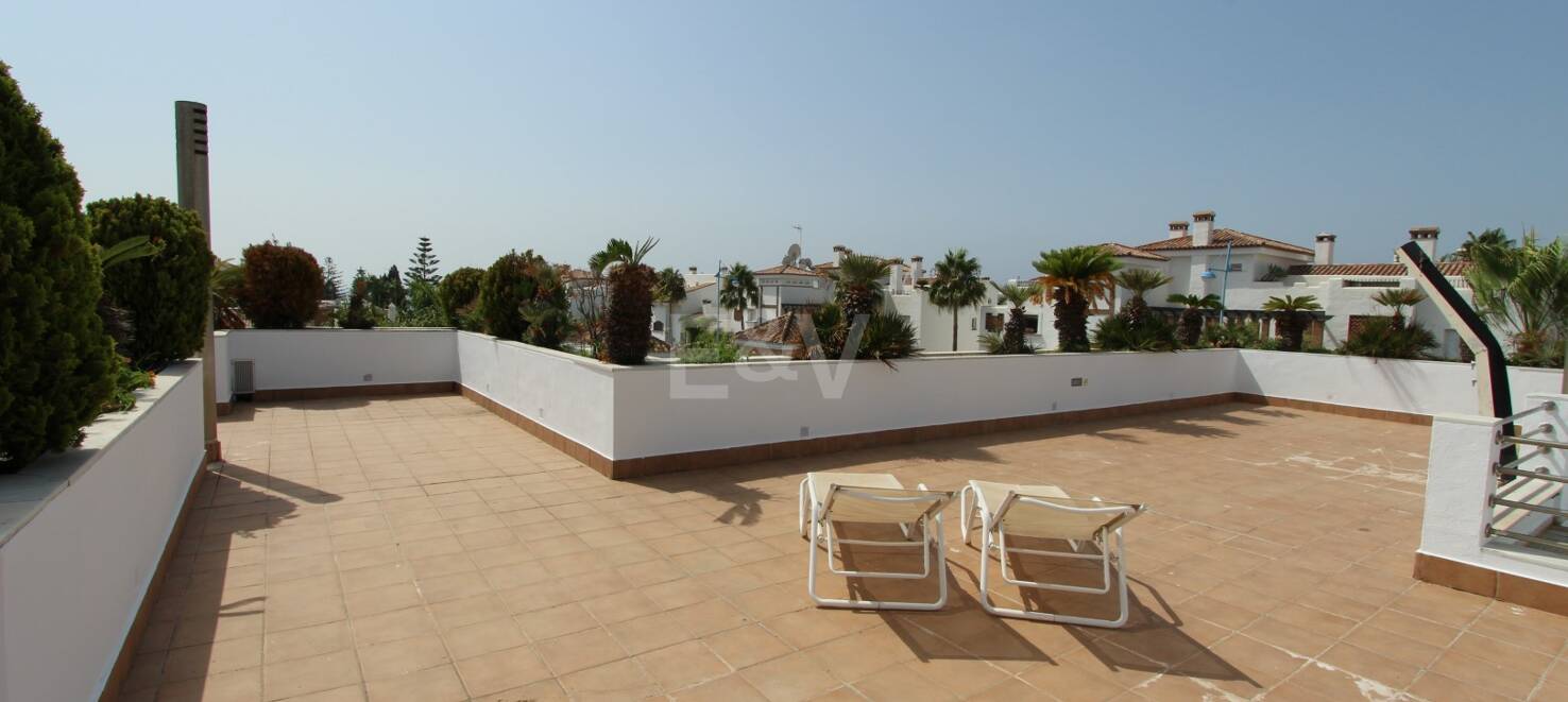 Samtida San Pedro Beach Beachside Villa med panoramautsikt.