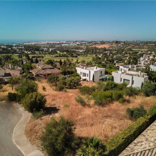 Best Plots in Haza del Conde, Nueva Andalucia