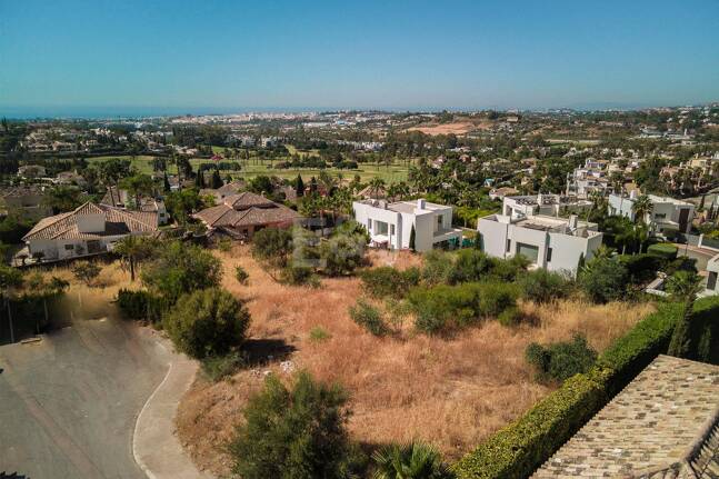 Best Plots in Haza del Conde, Nueva Andalucia