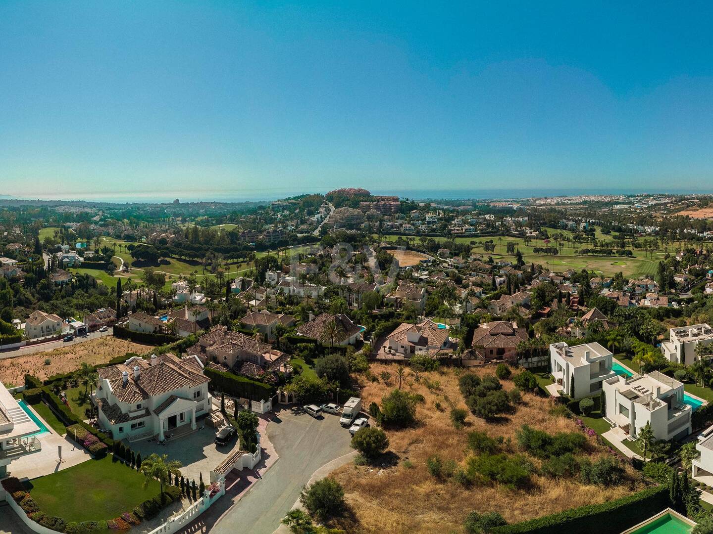 Best Plots in Haza del Conde, Nueva Andalucia