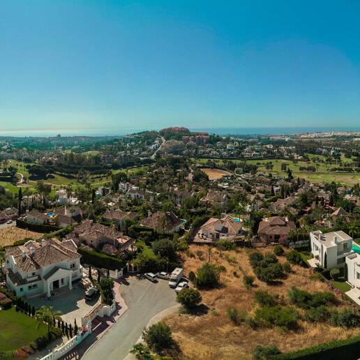 Best Plots in Haza del Conde, Nueva Andalucia