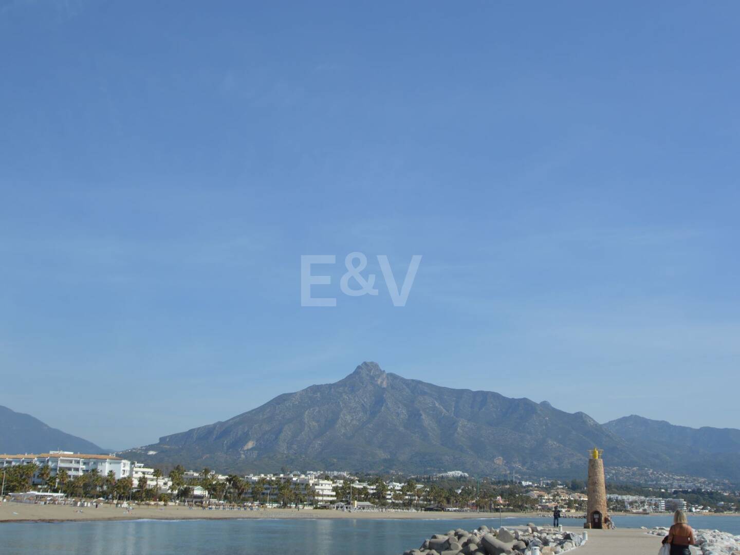 Best Plots in Haza del Conde, Nueva Andalucia