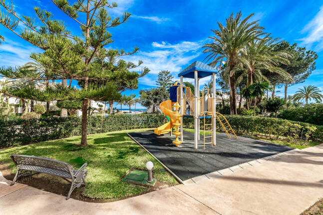 Luxueux Beachfront Townhouse à Coral Beach sur le Golden Mile de Marbella