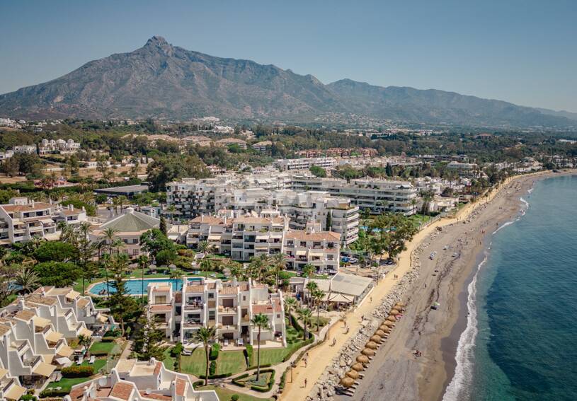Lyxig Beachfront Townhouse i Coral Beach på Marbellas Golden Mile