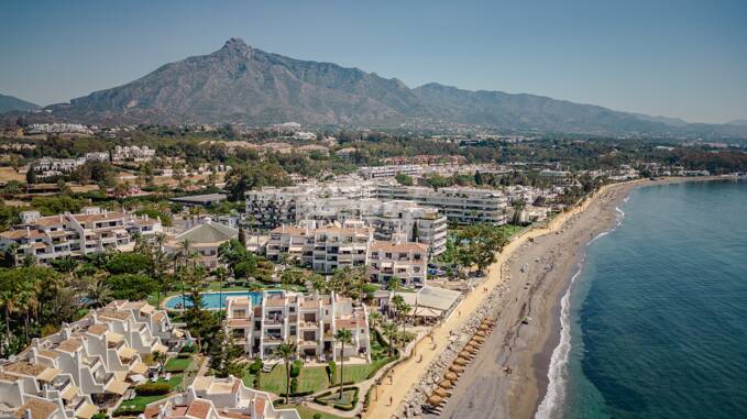 Luxueux Beachfront Townhouse à Coral Beach sur le Golden Mile de Marbella