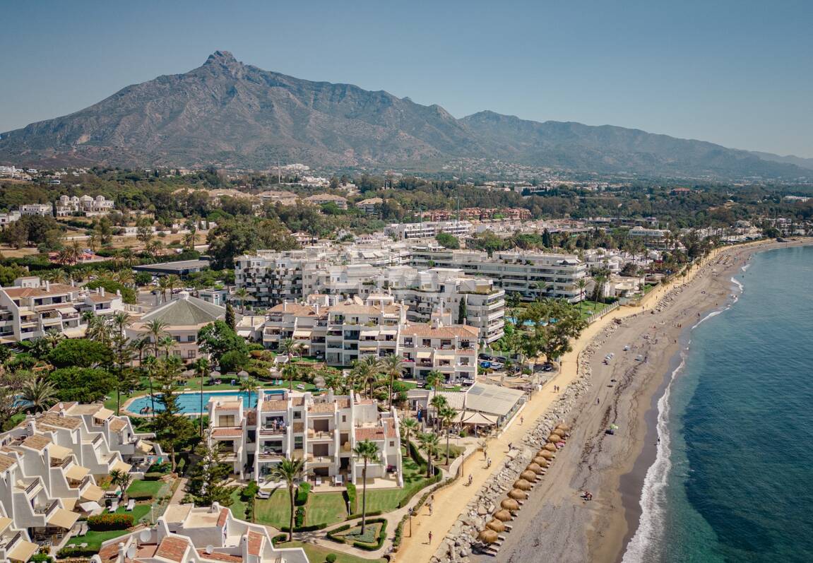 Luxueux Beachfront Townhouse à Coral Beach sur le Golden Mile de Marbella