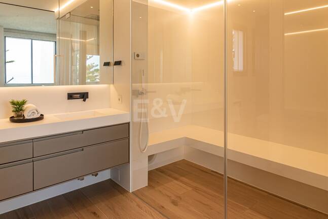 Luxueux Beachfront Townhouse à Coral Beach sur le Golden Mile de Marbella