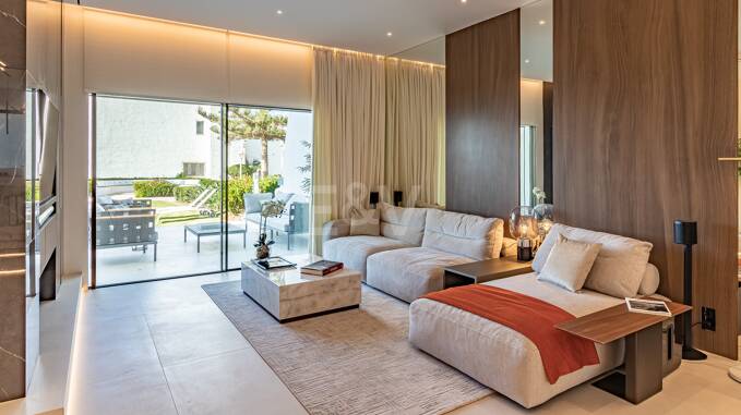 Luxueux Beachfront Townhouse à Coral Beach sur le Golden Mile de Marbella