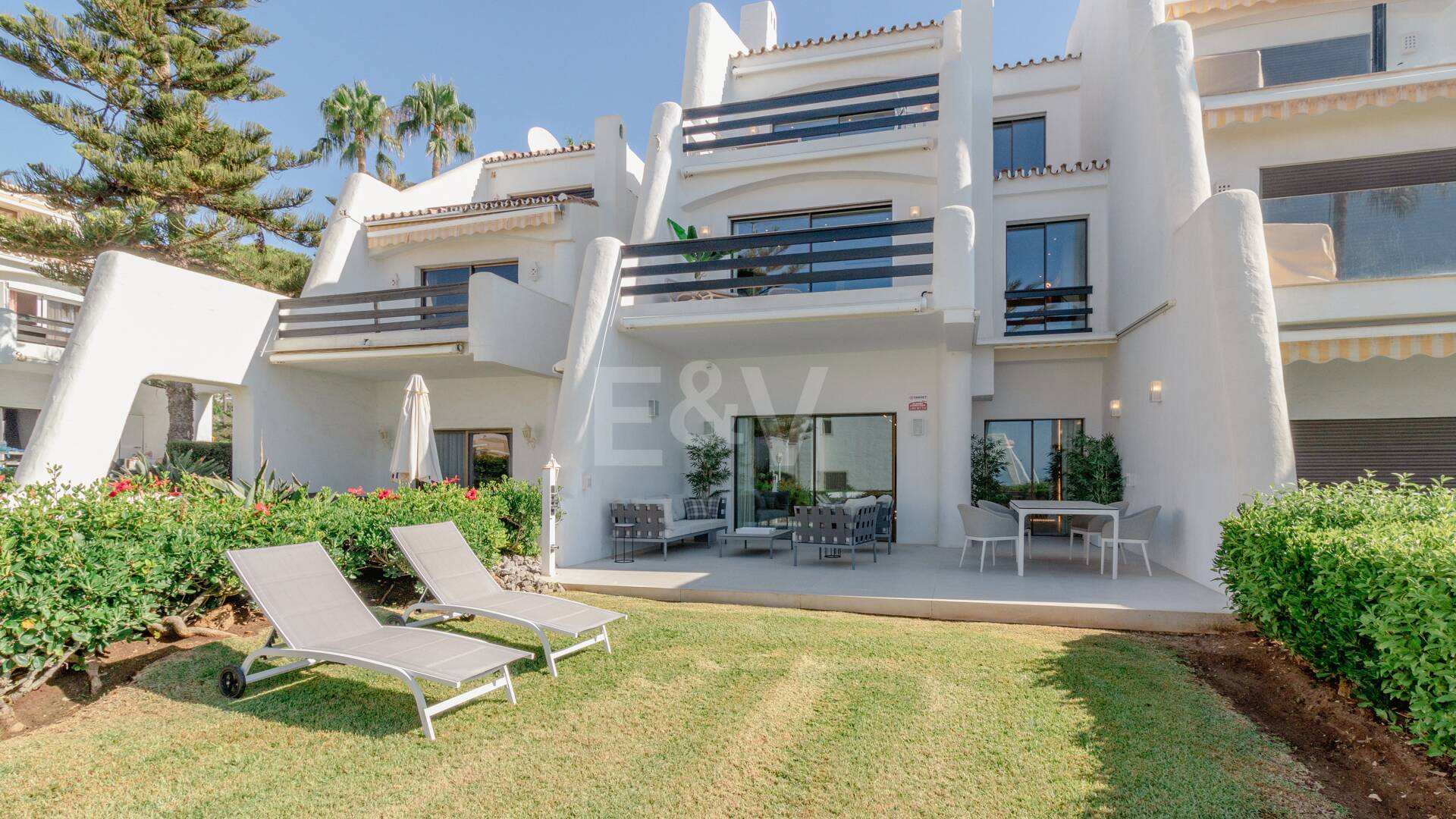 Luxueux Beachfront Townhouse à Coral Beach sur le Golden Mile de Marbella