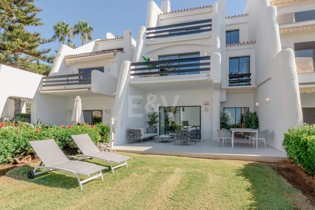Luxueux Beachfront Townhouse à Coral Beach sur le Golden Mile de Marbella
