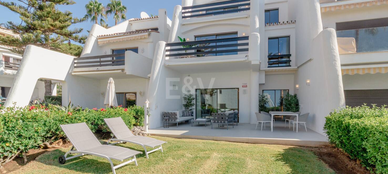 Lyxig Beachfront Townhouse i Coral Beach på Marbellas Golden Mile