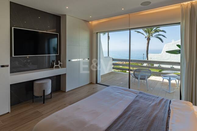Luxueux Beachfront Townhouse à Coral Beach sur le Golden Mile de Marbella