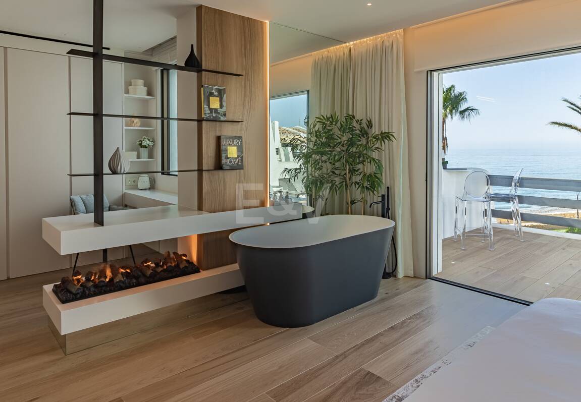 Luxueux Beachfront Townhouse à Coral Beach sur le Golden Mile de Marbella