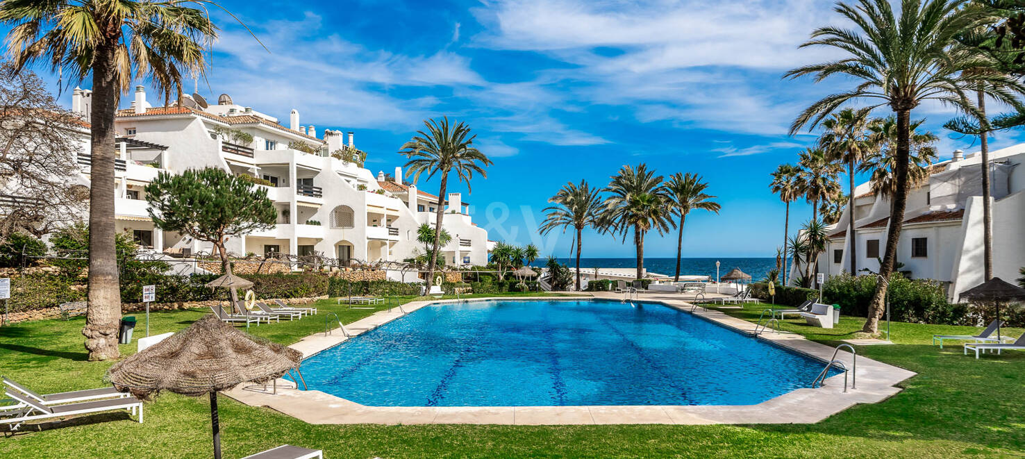 Lyxig Beachfront Townhouse i Coral Beach på Marbellas Golden Mile