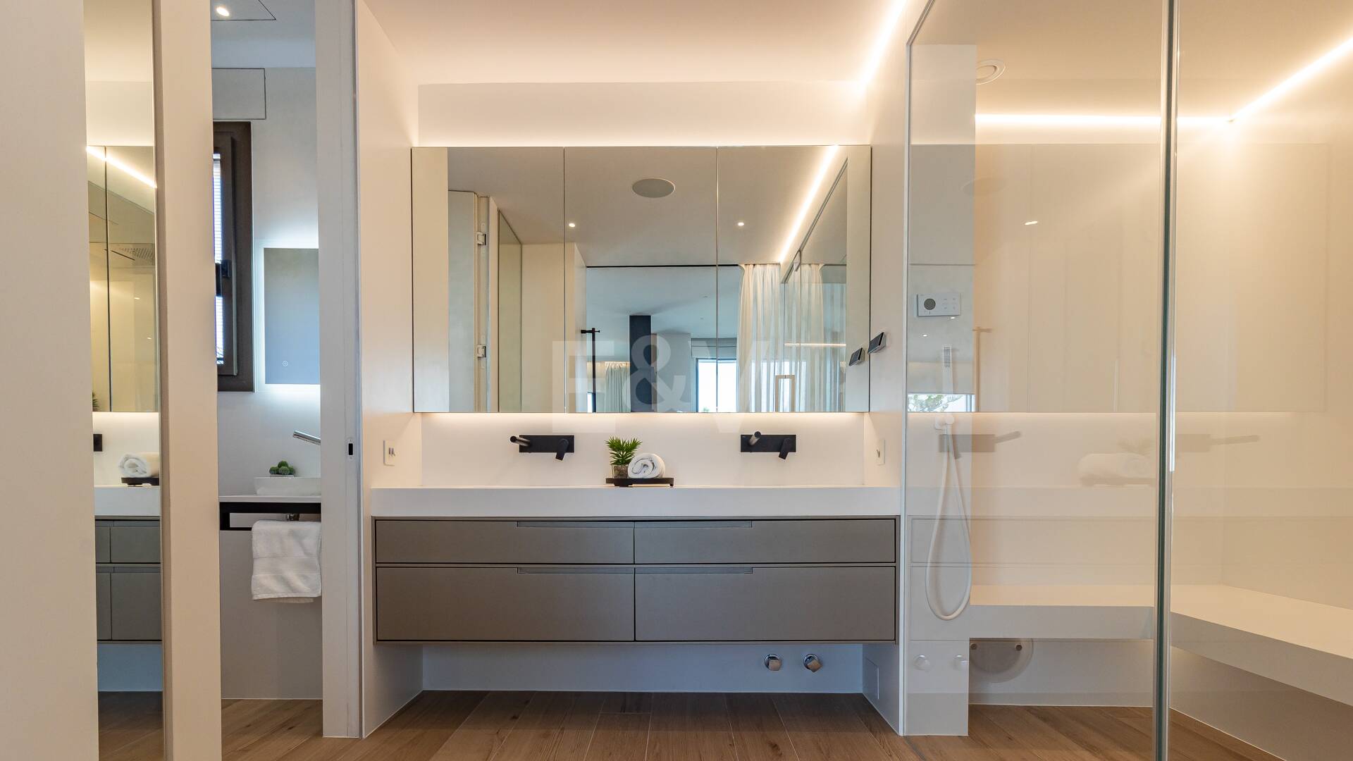 Luxurious Beachfront Townhouse in Coral Beach on Marbella's Golden Mile