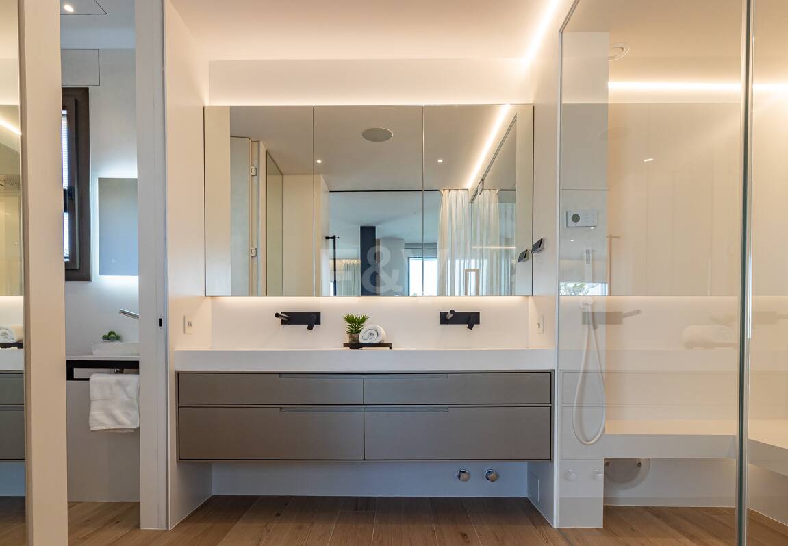 Luxueux Beachfront Townhouse à Coral Beach sur le Golden Mile de Marbella