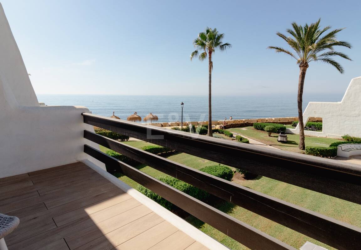 Luxueux Beachfront Townhouse à Coral Beach sur le Golden Mile de Marbella