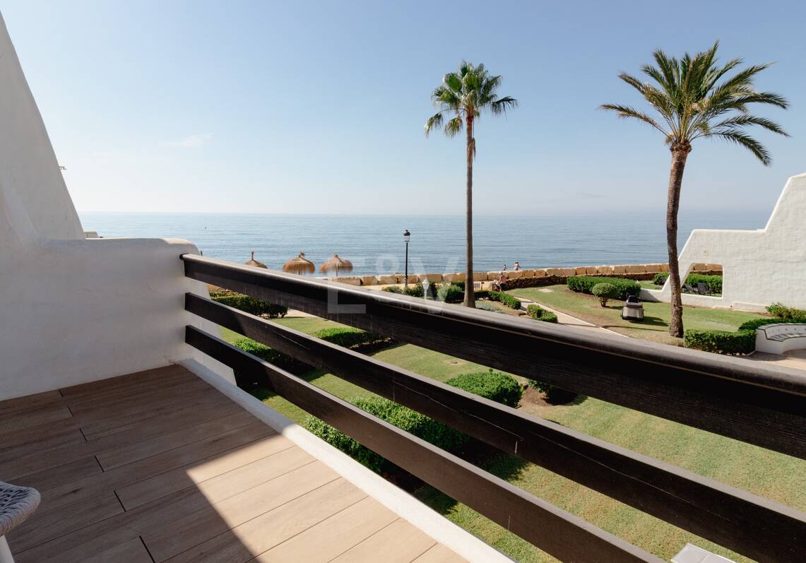 Luxueux Beachfront Townhouse à Coral Beach sur le Golden Mile de Marbella