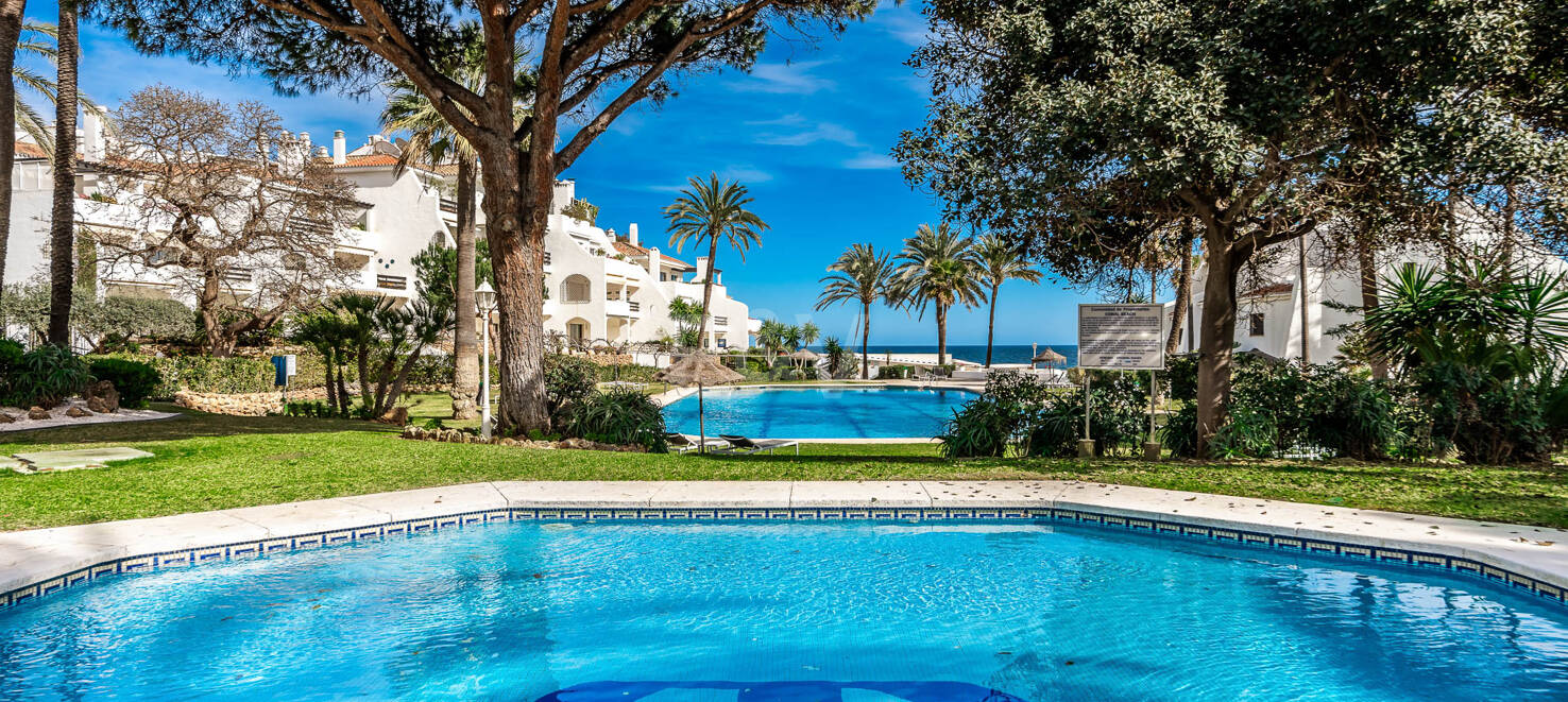 Lyxig Beachfront Townhouse i Coral Beach på Marbellas Golden Mile