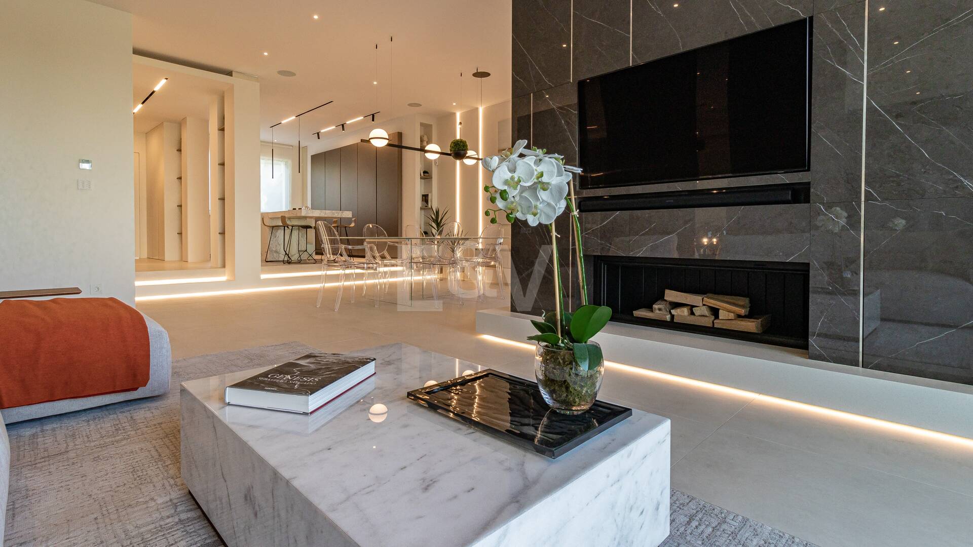 Luxurious Beachfront Townhouse in Coral Beach on Marbella's Golden Mile