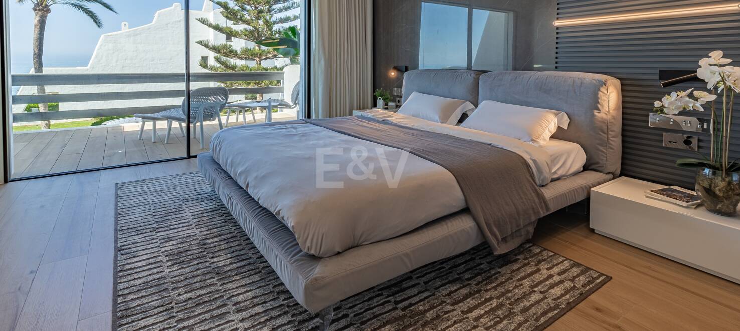 Lyxig Beachfront Townhouse i Coral Beach på Marbellas Golden Mile