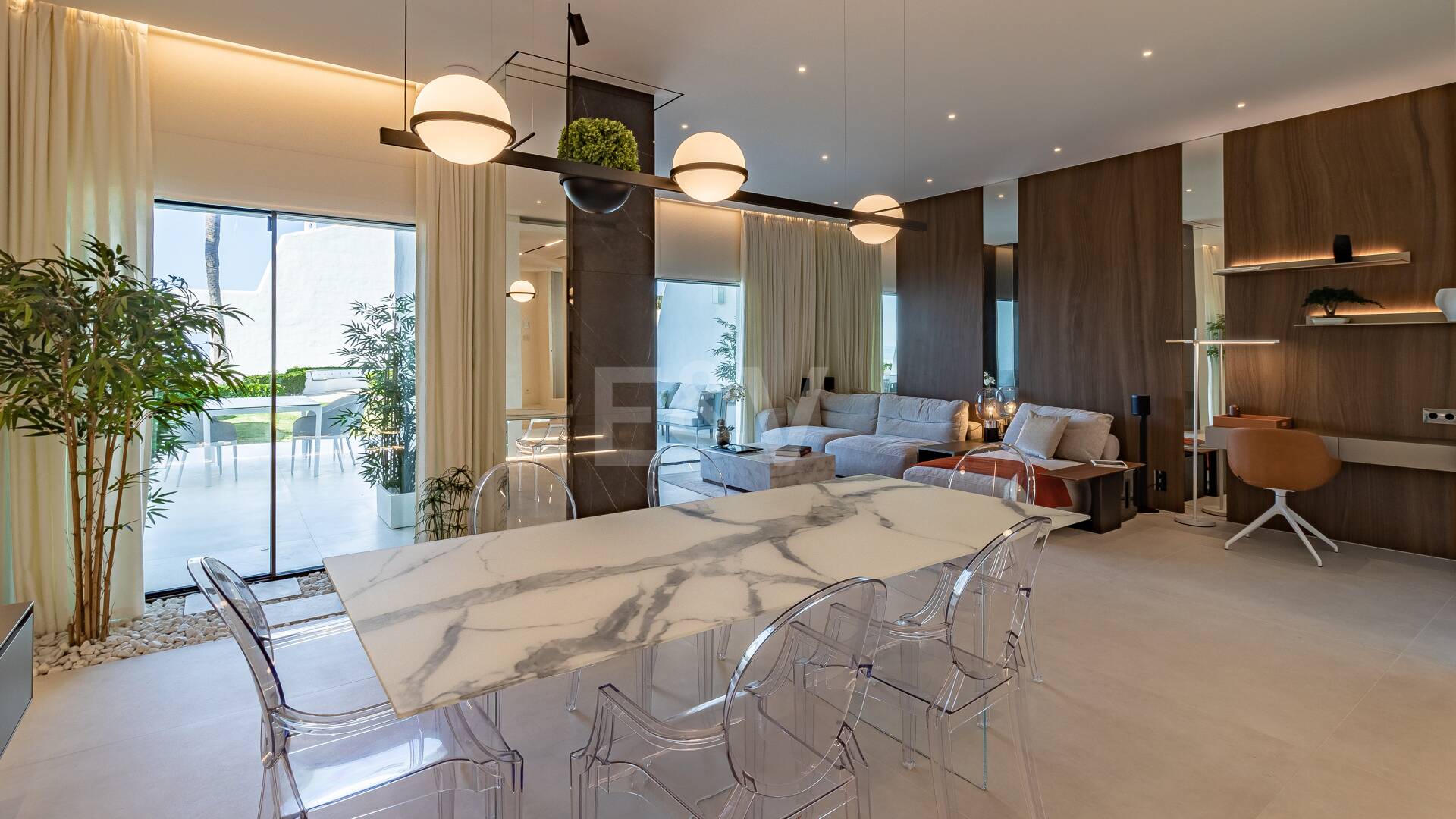 Luxueux Beachfront Townhouse à Coral Beach sur le Golden Mile de Marbella