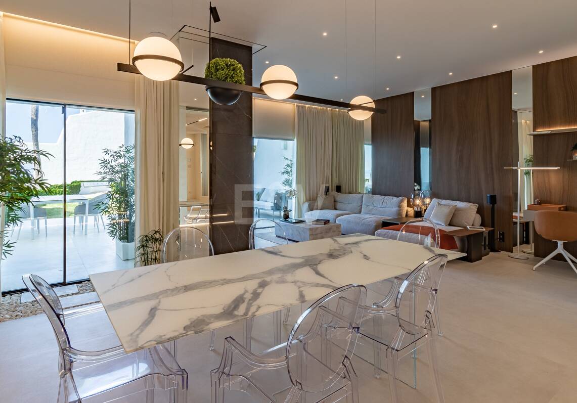 Luxueux Beachfront Townhouse à Coral Beach sur le Golden Mile de Marbella