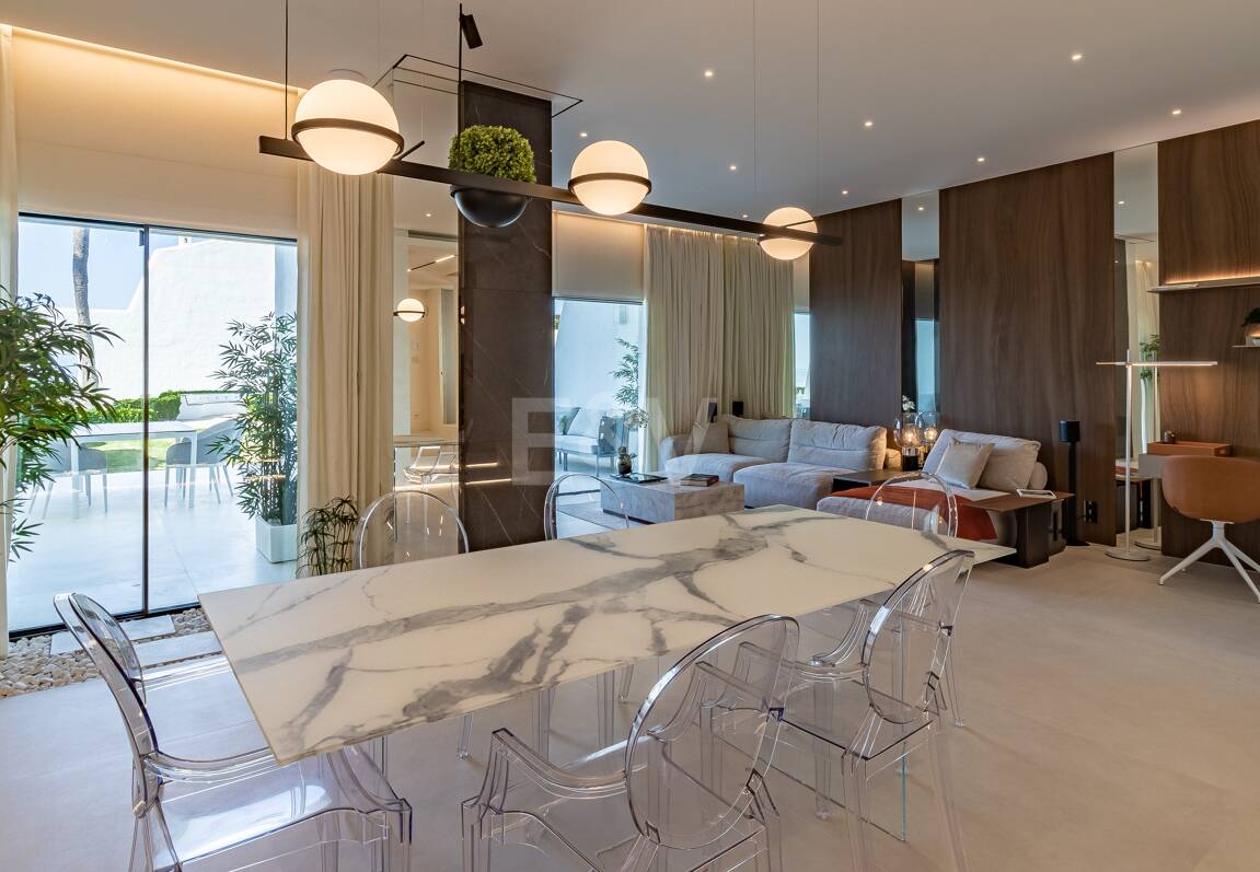 Luxueux Beachfront Townhouse à Coral Beach sur le Golden Mile de Marbella