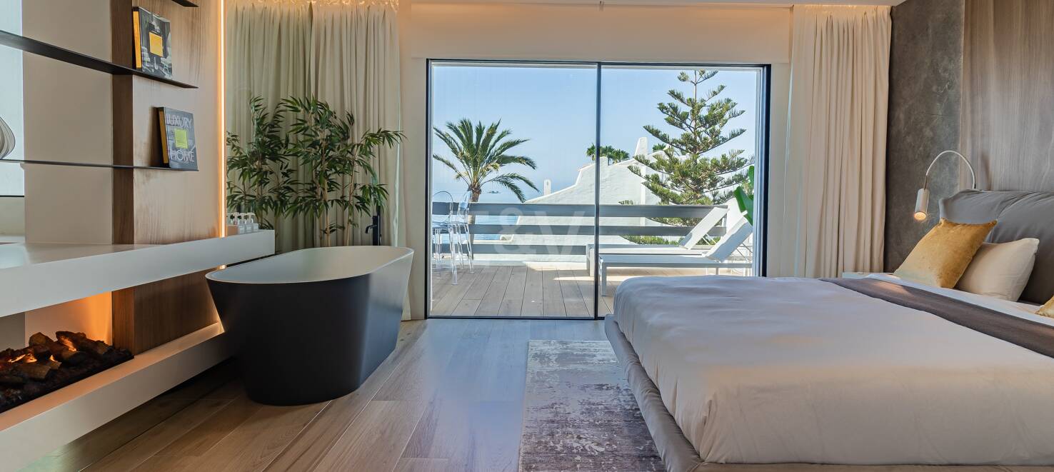 Lyxig Beachfront Townhouse i Coral Beach på Marbellas Golden Mile