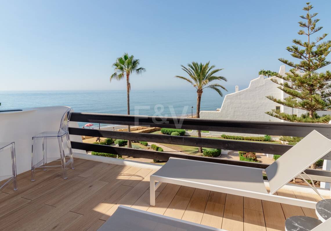 Luxueux Beachfront Townhouse à Coral Beach sur le Golden Mile de Marbella